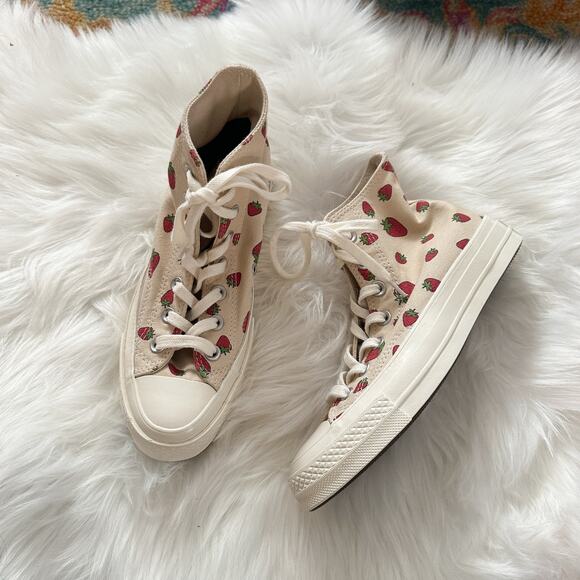 Strawberry Printed Converse Sneakers Size 7 - Picture 1 of 6